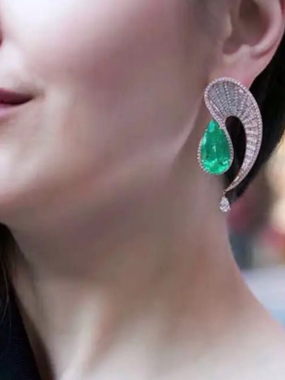 18k Emerald Talay Earrings - Picture 6 of 8